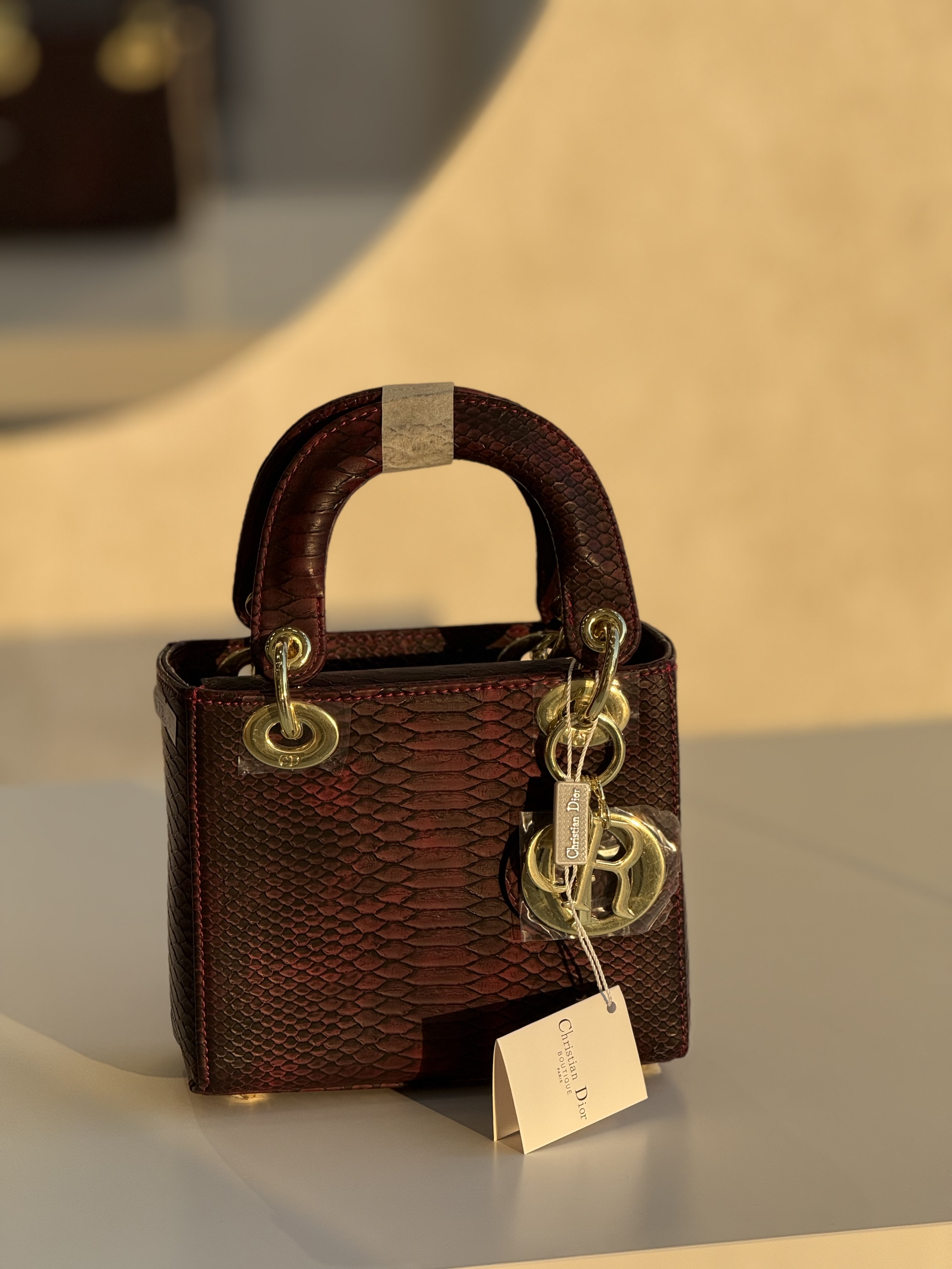 دیور پوست ماری