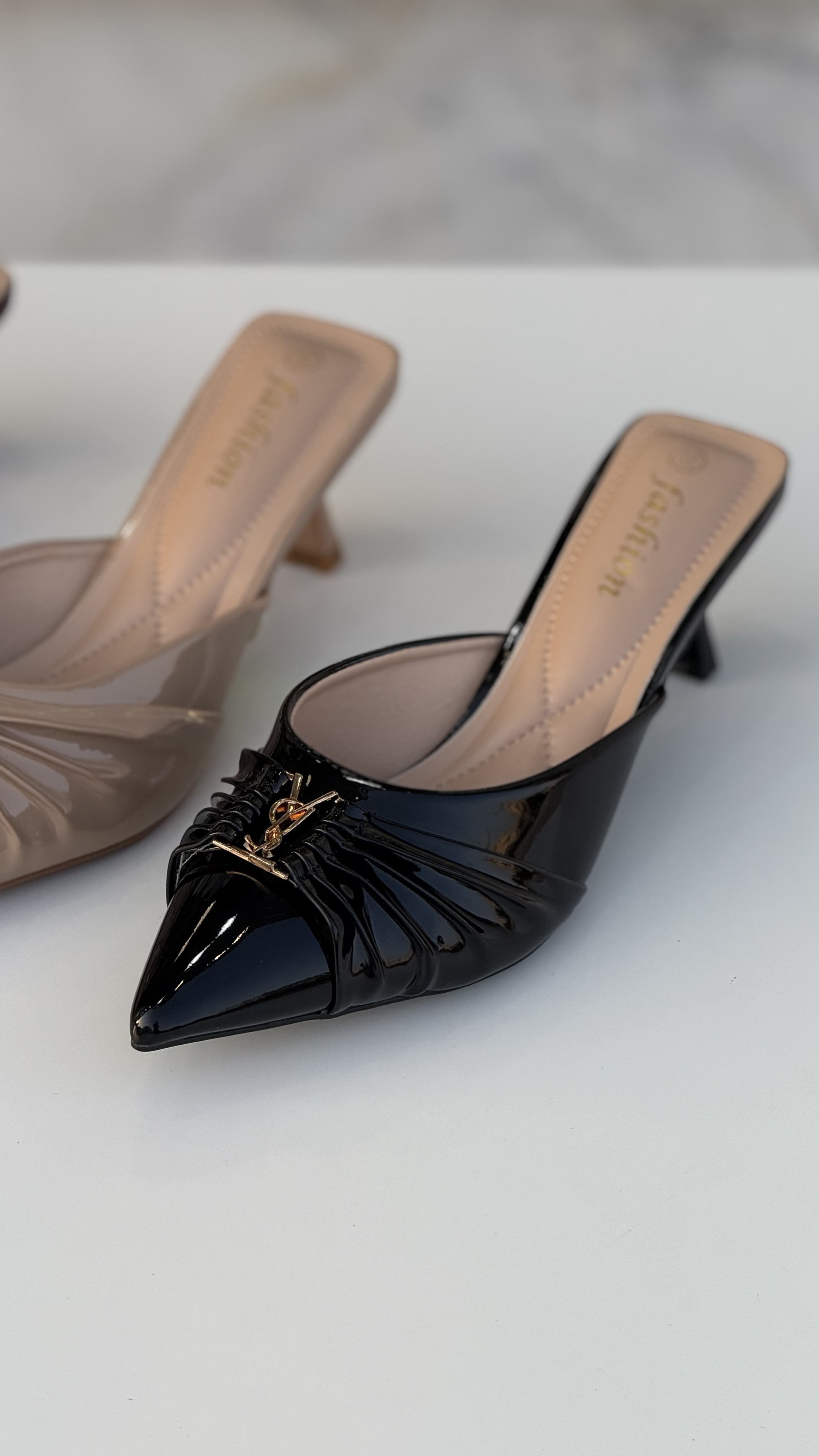صندل جلو بسته ysl